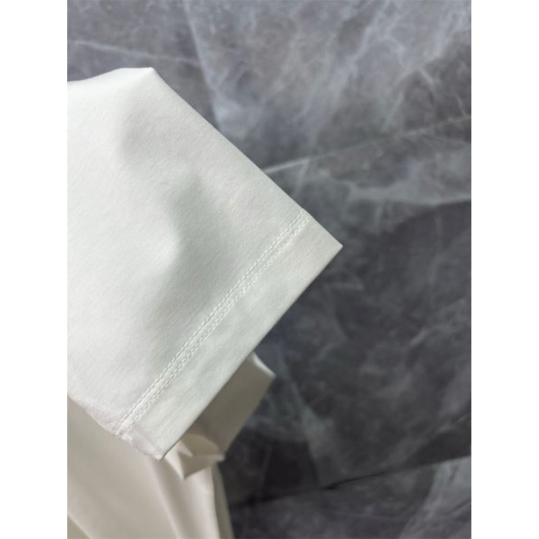 スタイリッシュ 清潔感 バーバリー BURBERRY コピー 長袖Tシャツ 使いやすい 快適