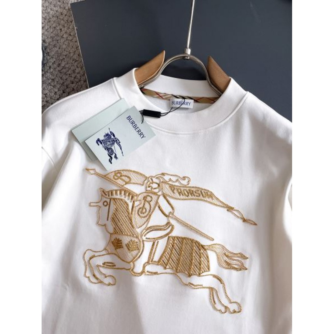 柔らか 上質 バーバリー BURBERRY コピー 長袖Tシャツ クラシック 落ち着いた