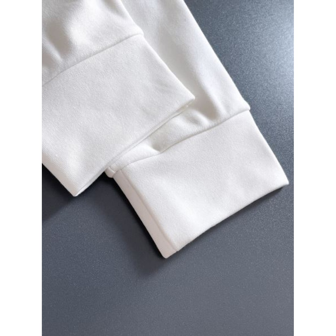 柔らか 上質 バーバリー BURBERRY コピー 長袖Tシャツ クラシック 落ち着いた