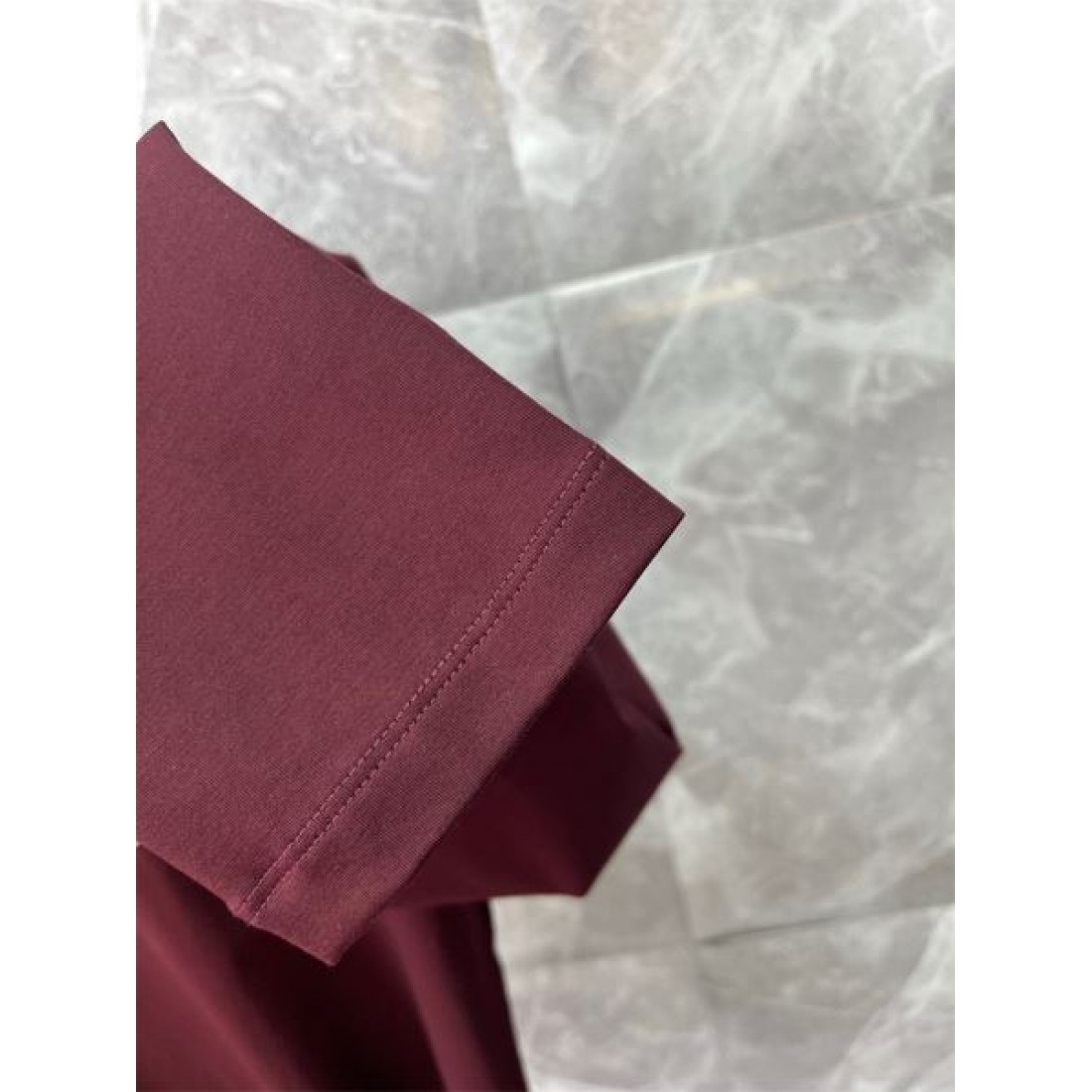   上品 洗練 ディオール DIOR コピー 長袖Tシャツ エレガント 高級感