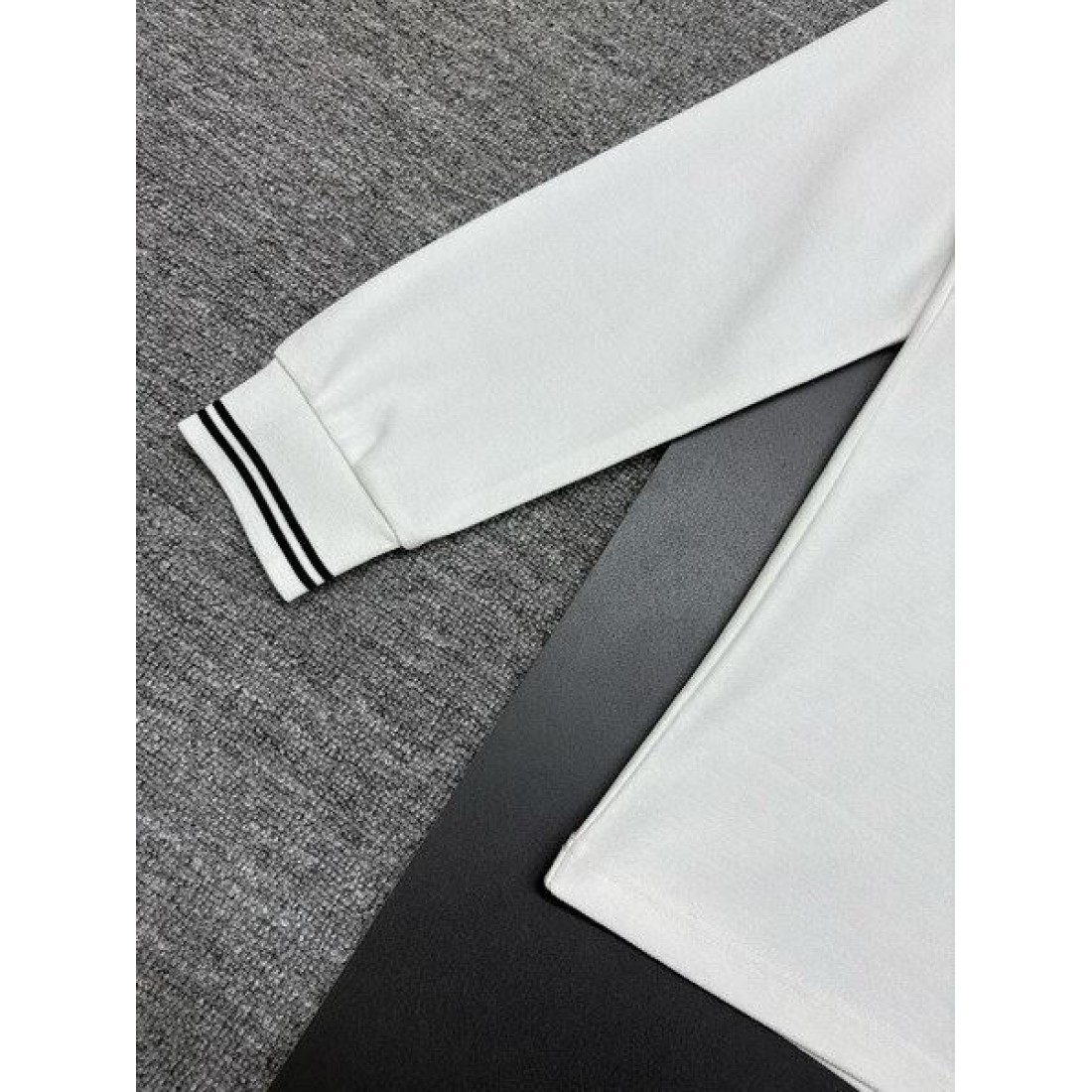 大人っぽい シンプル ディオール DIOR コピー 長袖Tシャツ スタイリッシュ モード