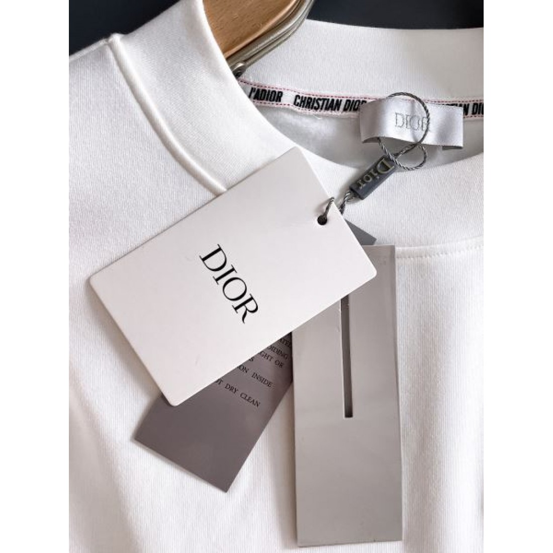 清潔感 洗練 ディオール DIOR コピー 長袖Tシャツ シック 上品