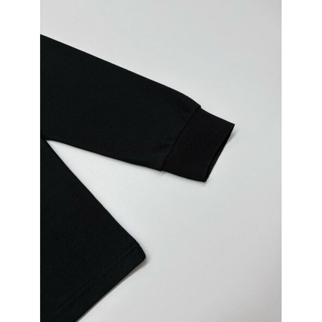 柔らか 上品 フェンデイ FENDI コピー 長袖Tシャツ エレガント 快適