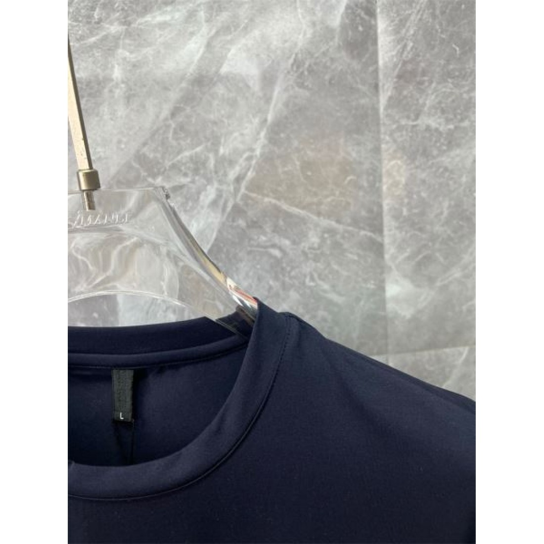 華やか 限定 ルイヴィトン LOUIS VUITTON コピー 長袖Tシャツ 特別 贅沢