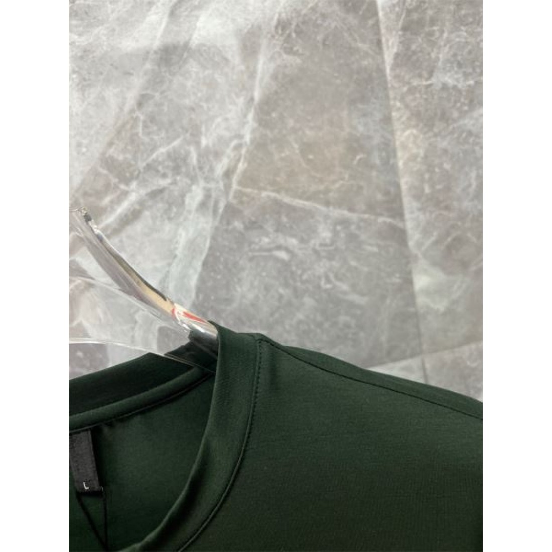 都会的 おしゃれ ルイヴィトン LOUIS VUITTON コピー 長袖Tシャツ 軽やか 日常的