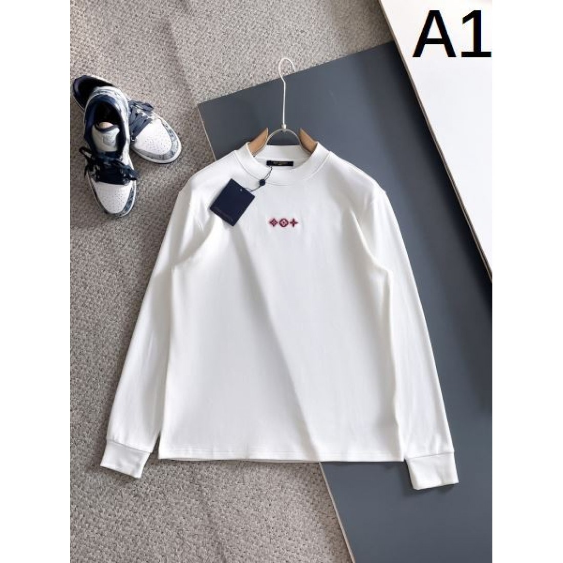 スタイリッシュ シンプル ルイヴィトン LOUIS VUITTON コピー 長袖Tシャツ 上品 快適