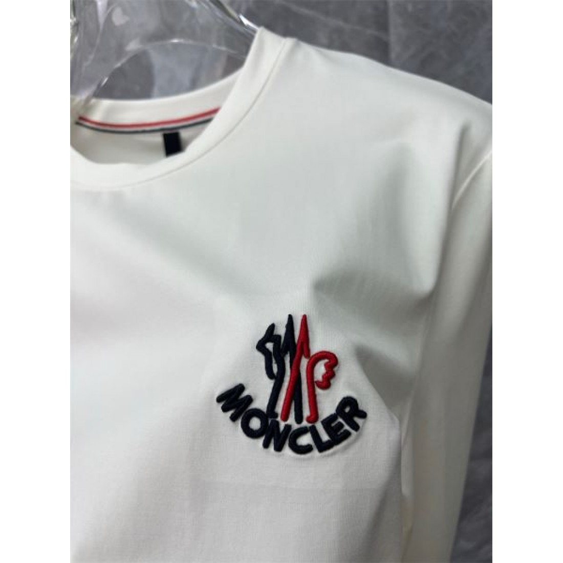 快適 日常的 モンクレール MONCLER コピー 長袖Tシャツ シンプル 大人