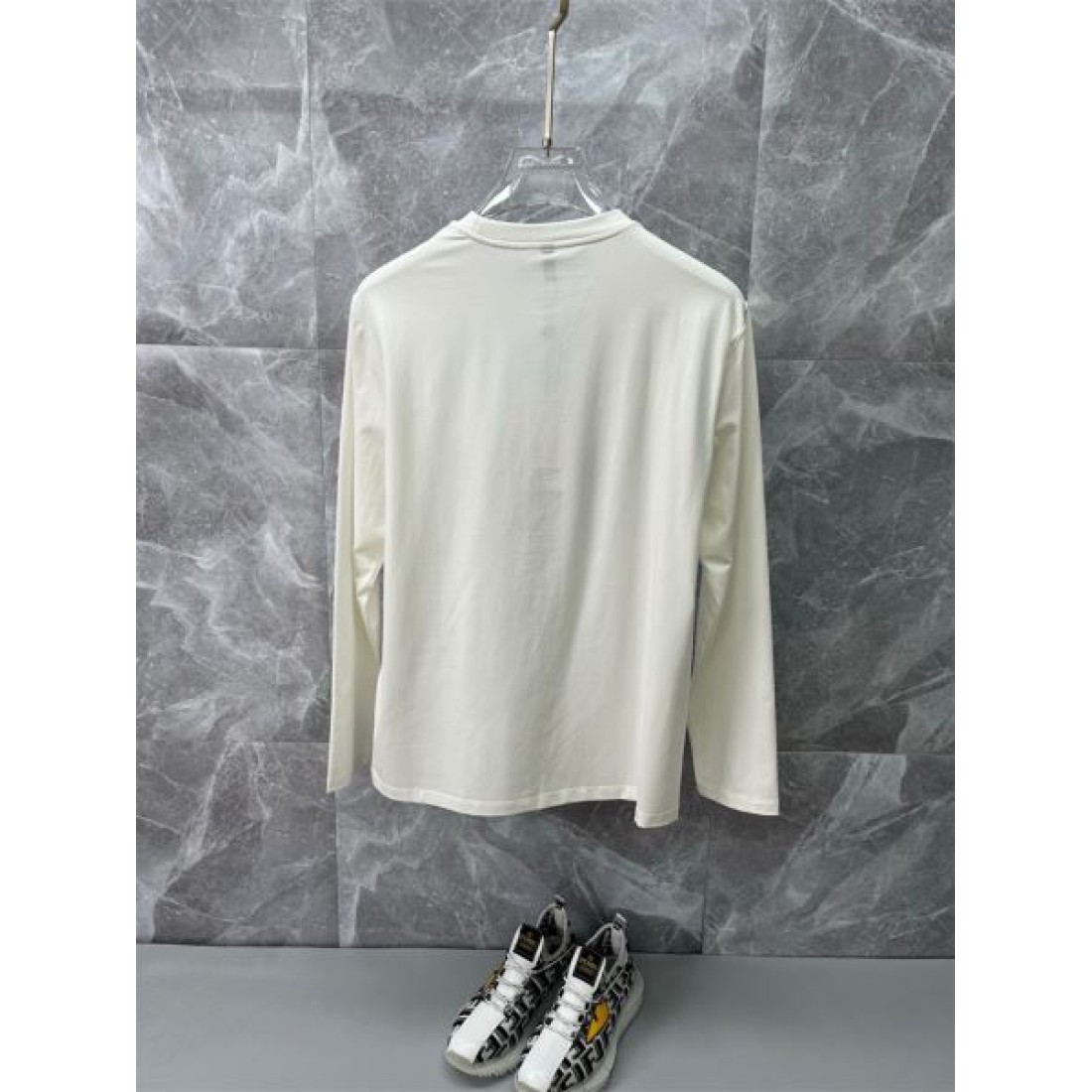 温かい 軽量 モンクレール MONCLER コピー 長袖Tシャツ 柔らかい 上品