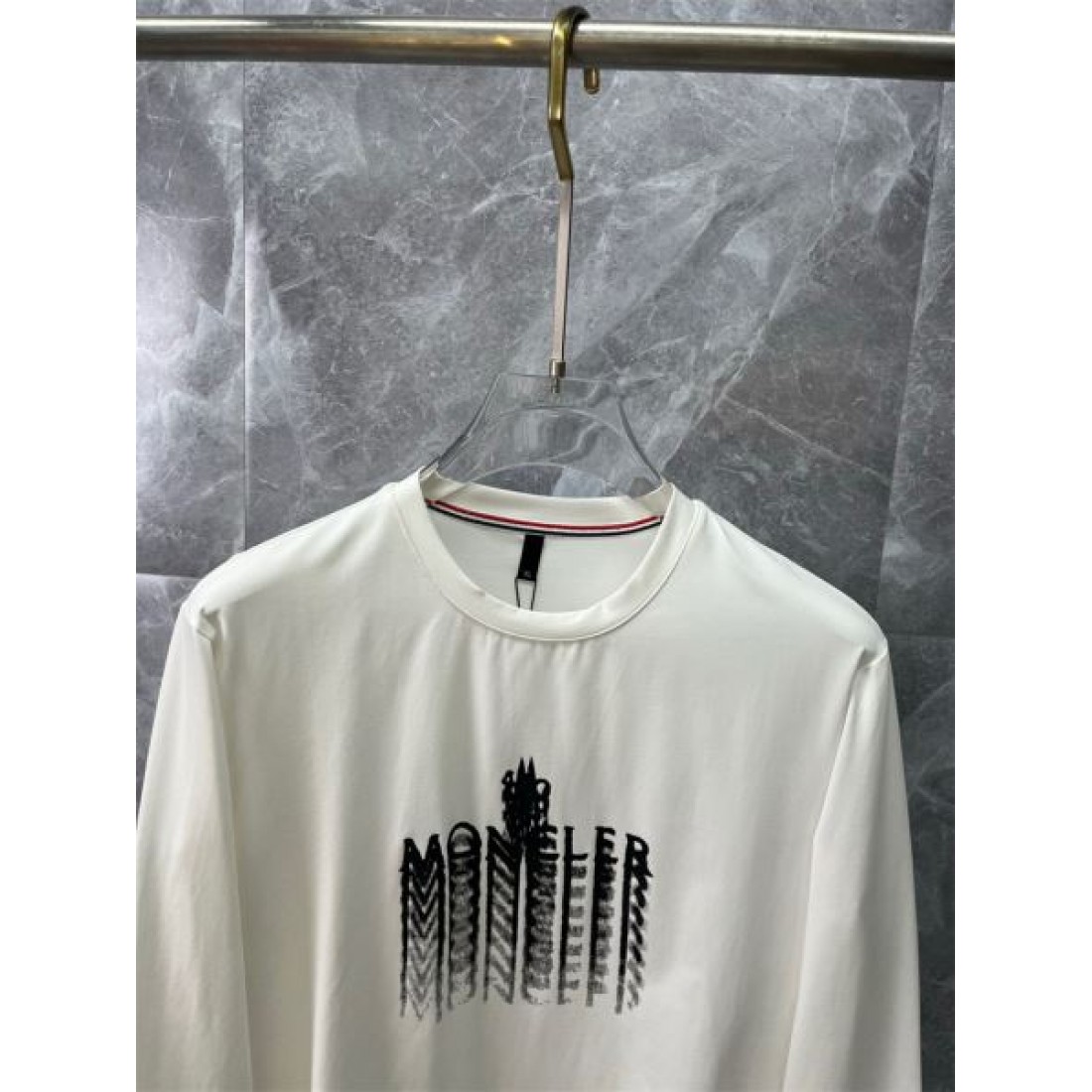 温かい 軽量 モンクレール MONCLER コピー 長袖Tシャツ 柔らかい 上品