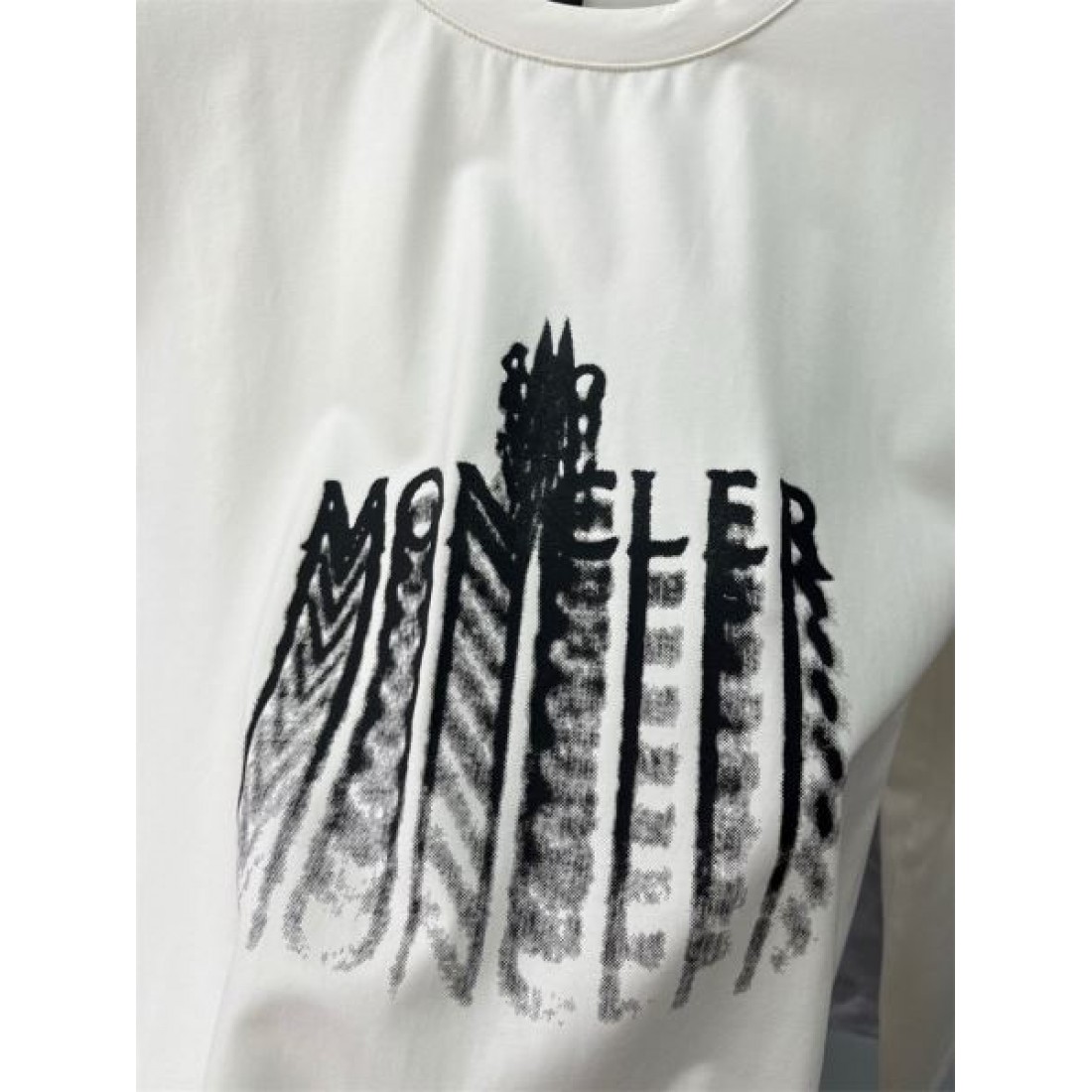 温かい 軽量 モンクレール MONCLER コピー 長袖Tシャツ 柔らかい 上品