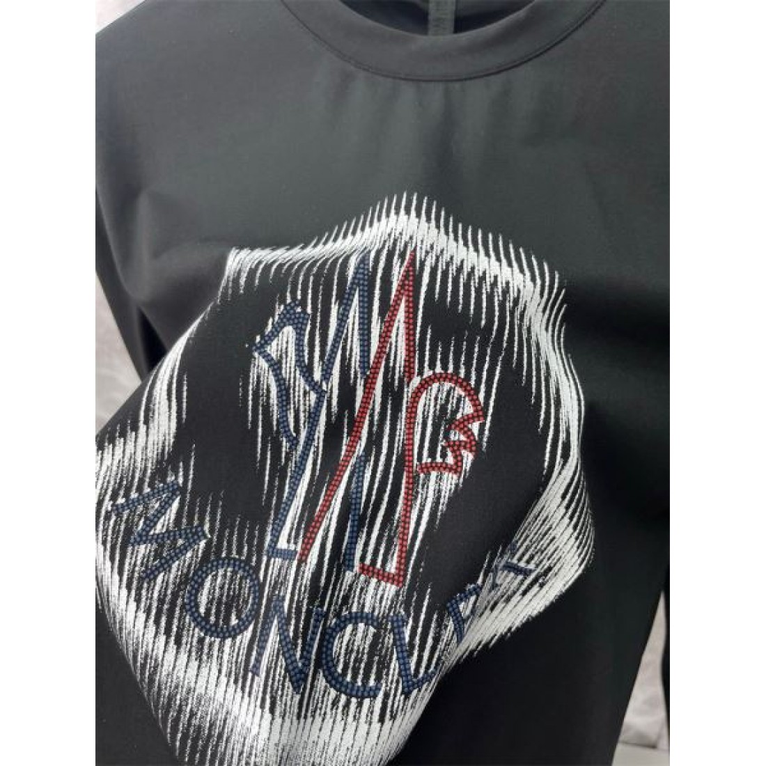 快適 日常的 モンクレール MONCLER コピー 長袖Tシャツ シンプル 大人