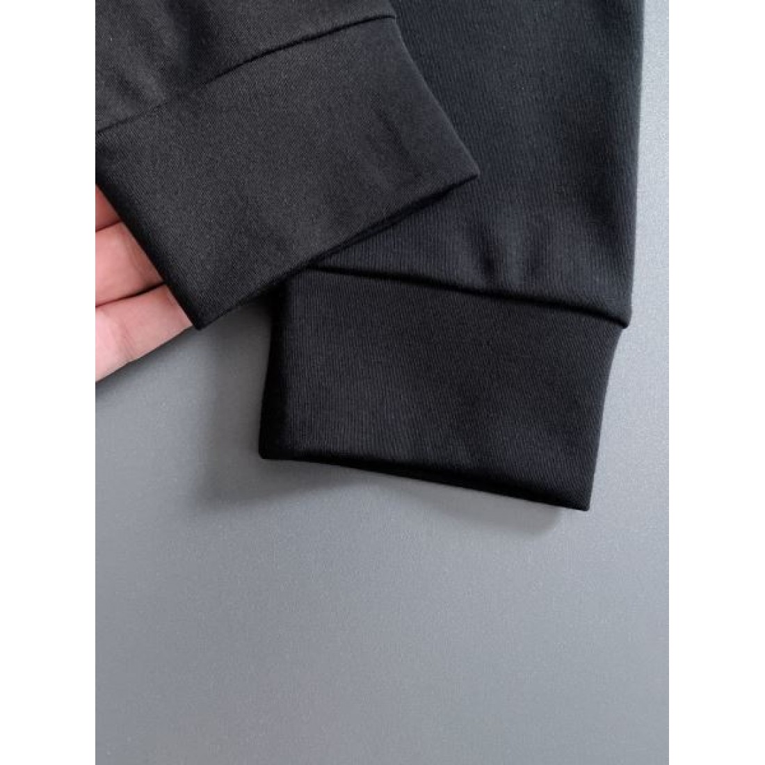  カジュアル 機能性 モンクレール MONCLER コピー 長袖Tシャツ 柔らかい 上品