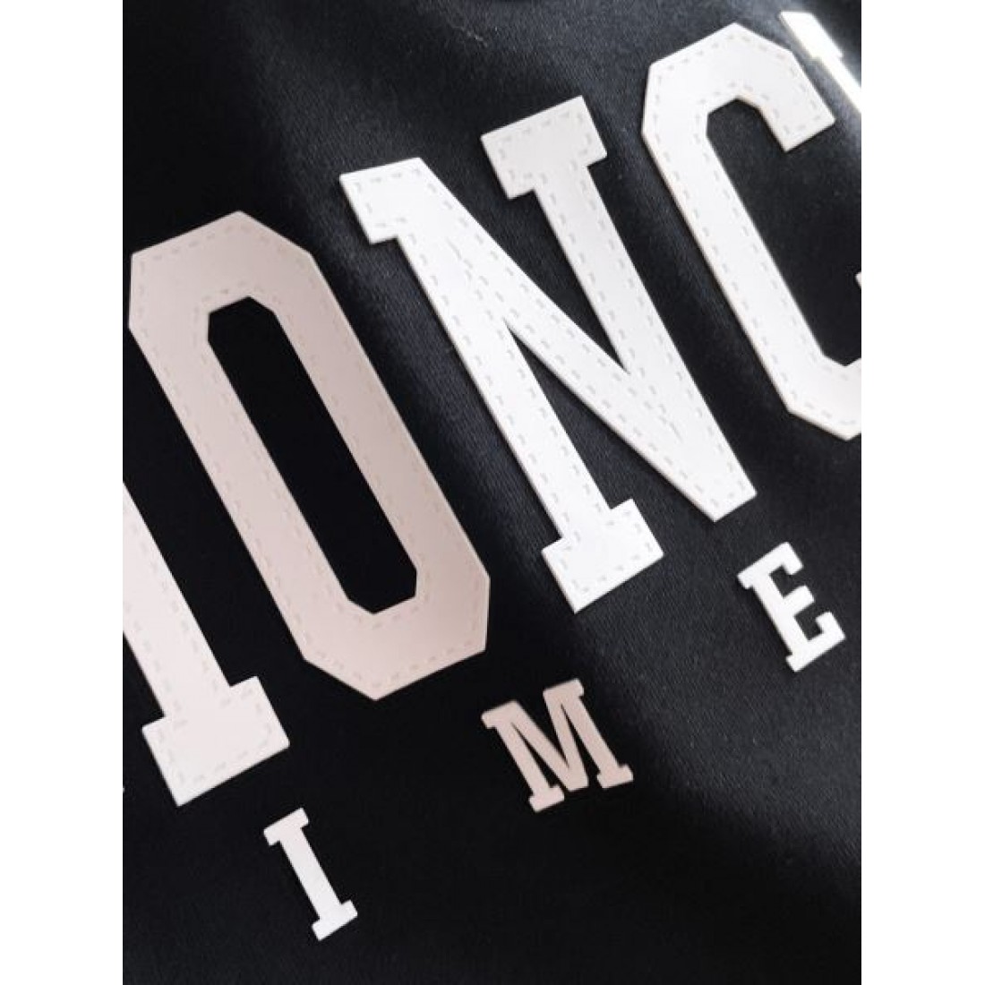  カジュアル 機能性 モンクレール MONCLER コピー 長袖Tシャツ 柔らかい 上品