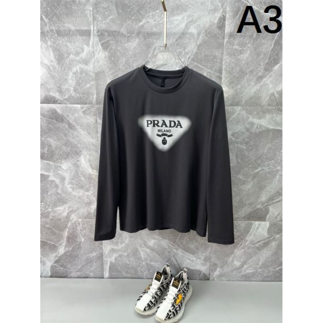 モダン 定番 プラダ PRADA コピー 長袖Tシャツ シンプル 上質