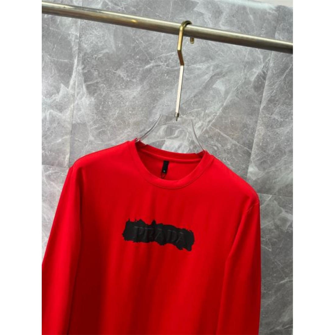 スタイリッシュ シンプル プラダ PRADA コピー 長袖Tシャツ 上品 機能性
