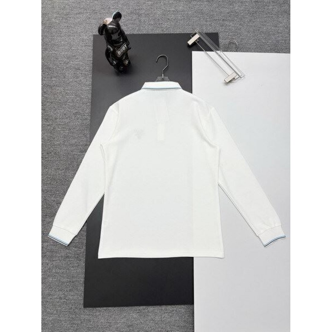 都会的 おしゃれ プラダ PRADA コピー 長袖Tシャツ 軽やか 日常的