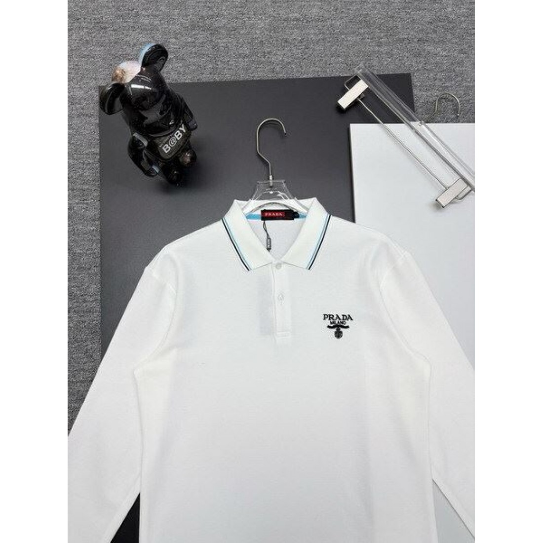 都会的 おしゃれ プラダ PRADA コピー 長袖Tシャツ 軽やか 日常的