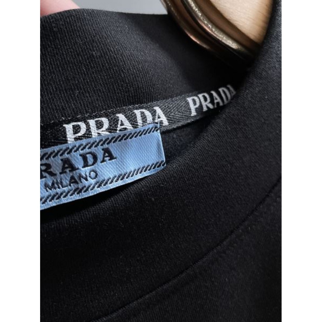 シック 定番 プラダ PRADA コピー 長袖Tシャツ ミニマル 快適