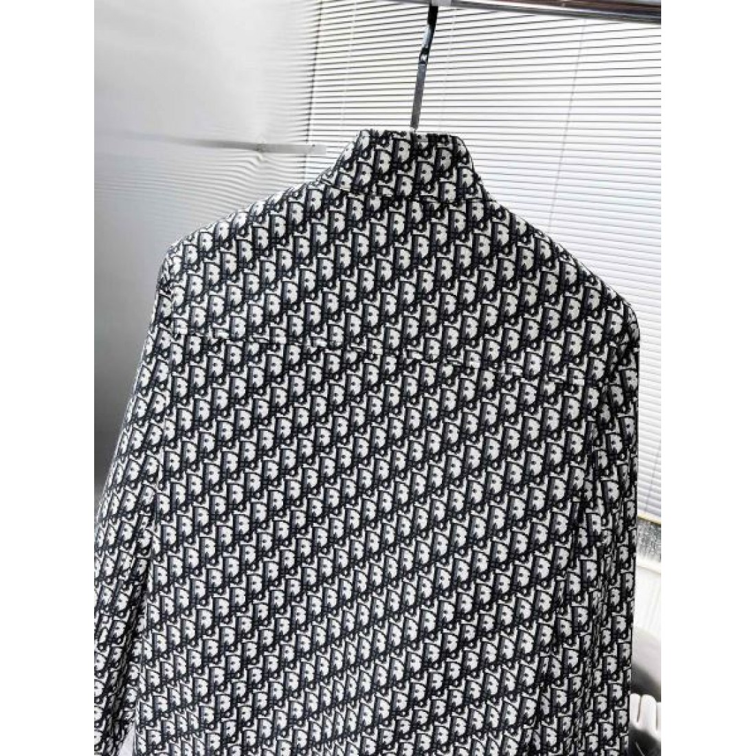 落ち着いた エレガントな ディオール DIOR コピー ジャケット 上品 な印象