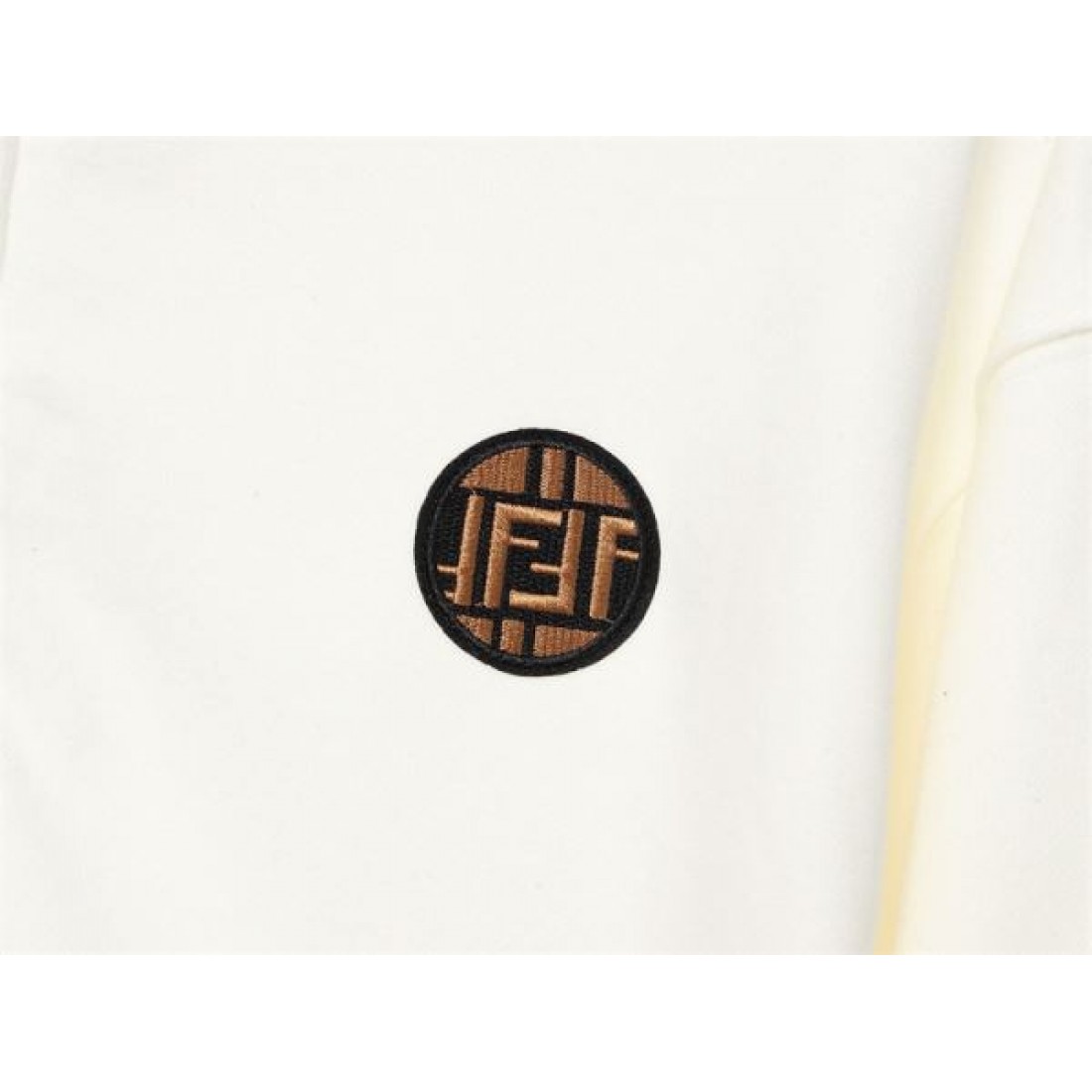 上品 端正な フェンデイ FENDI コピー ジャケット 洗練 された印象