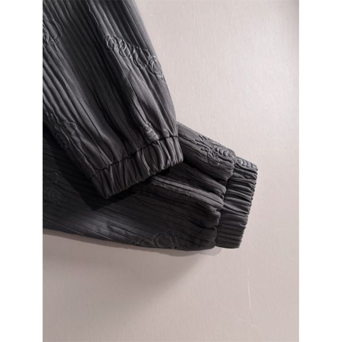 柔和 静かな グッチ GUCCI コピー コピー ジャケット 無駄のない 仕上がり