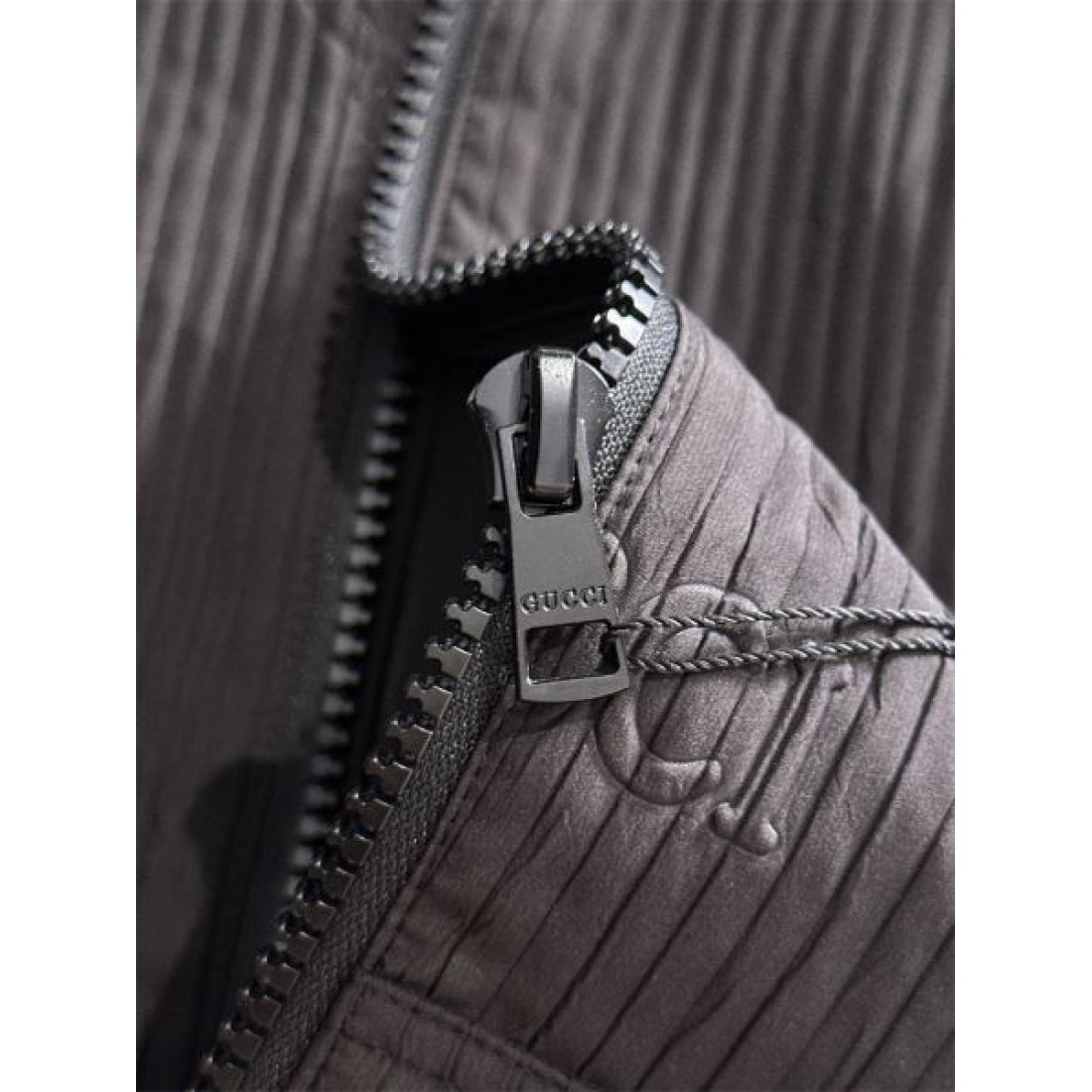 柔和 静かな グッチ GUCCI コピー コピー ジャケット 無駄のない 仕上がり