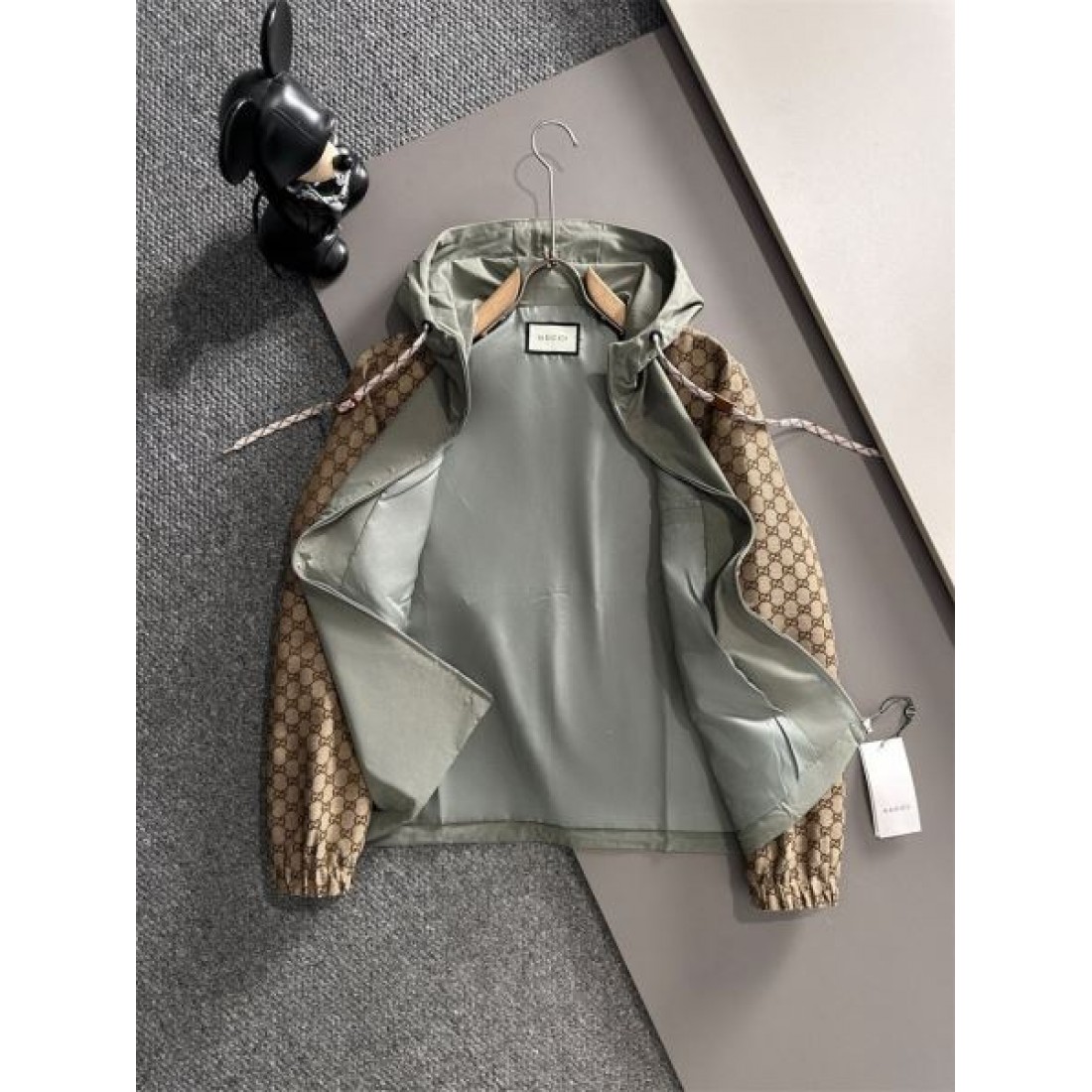 控えめ 穏やかな グッチ GUCCI コピー コピー ジャケット ベーシック な佇まい