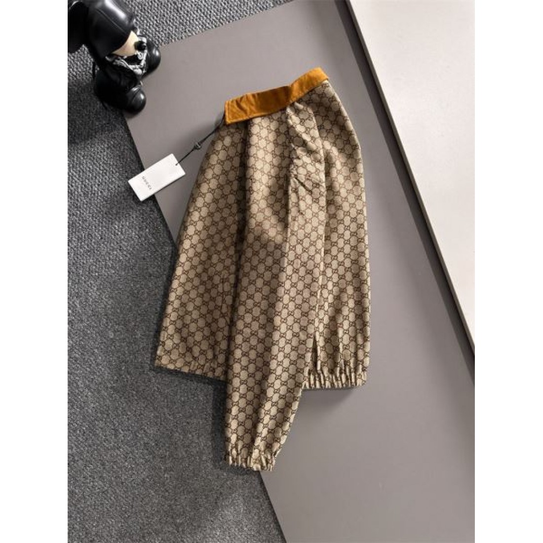 落ち着いた さりげない グッチ GUCCI コピー コピー ジャケット 日常的 な雰囲気