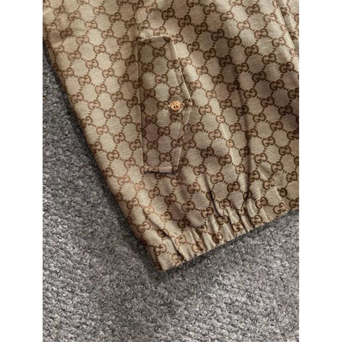 落ち着いた さりげない グッチ GUCCI コピー コピー ジャケット 日常的 な雰囲気