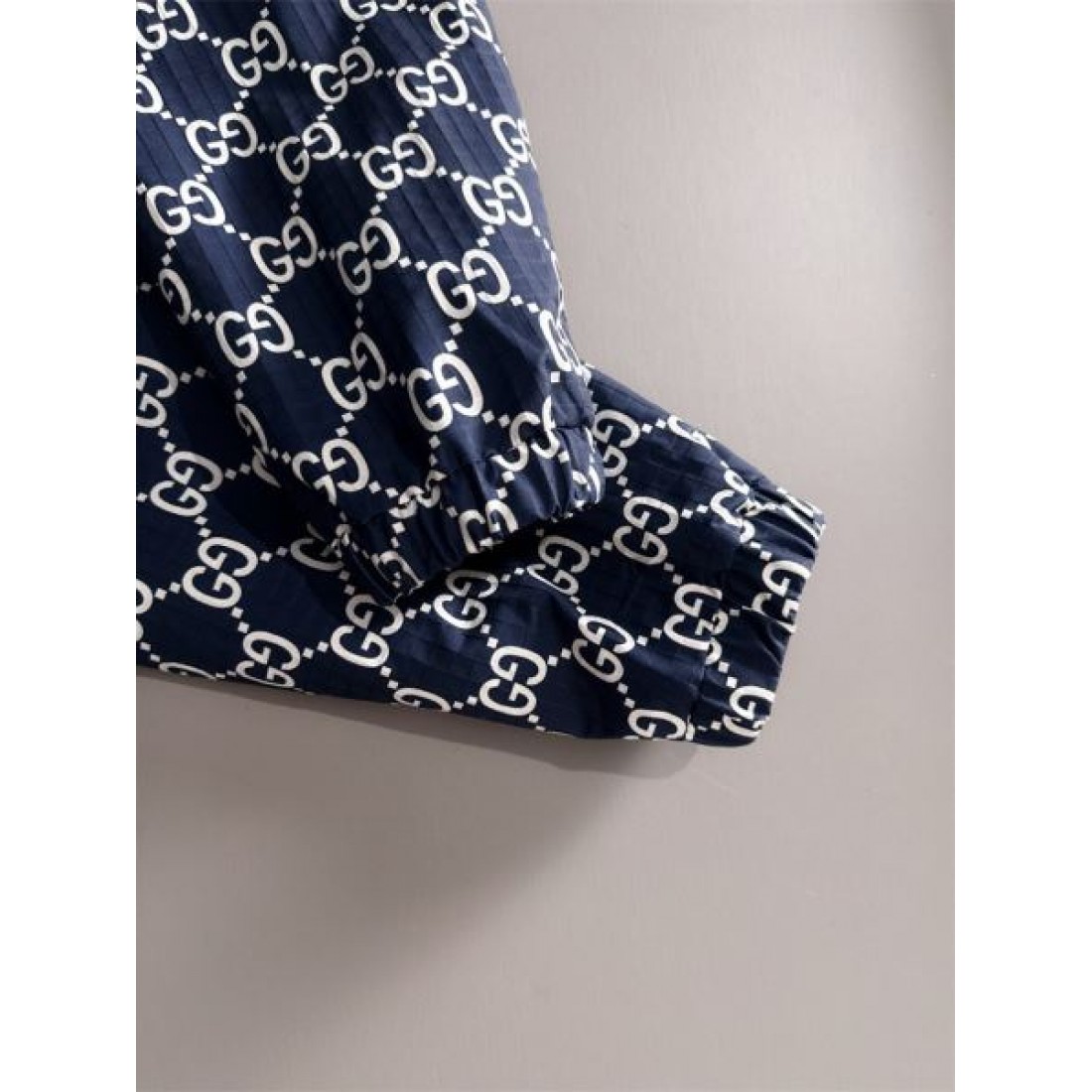 淡い 柔らかな グッチ GUCCI コピー コピー ジャケット 控えめ な風合い