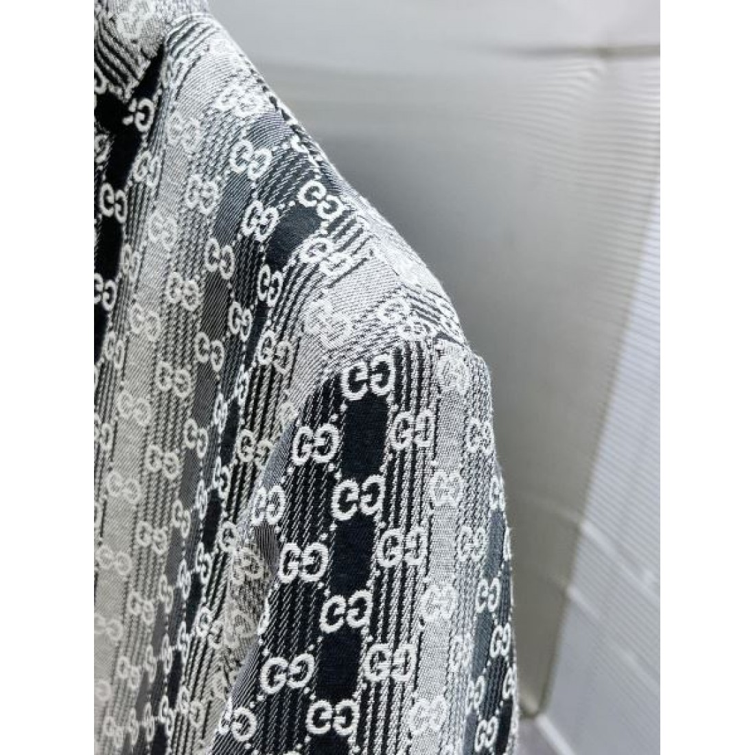 素朴 穏やかな グッチ GUCCI コピー コピー ジャケット シンプル な印象