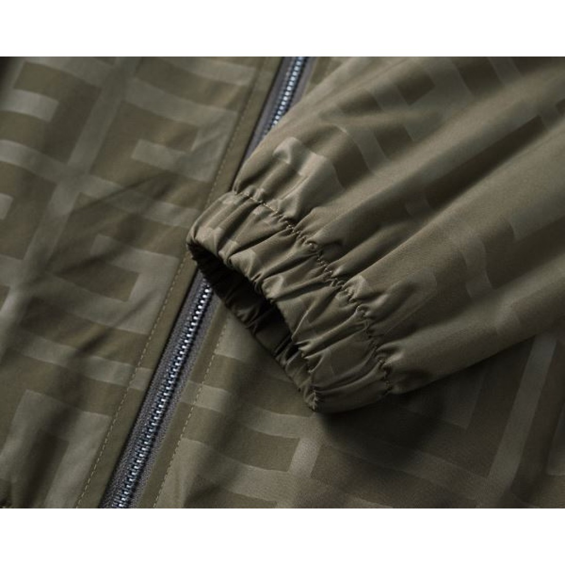 上質 落ち着いた ジバンシィ GIVENCHY コピー ジャケット 端正 な仕上がり