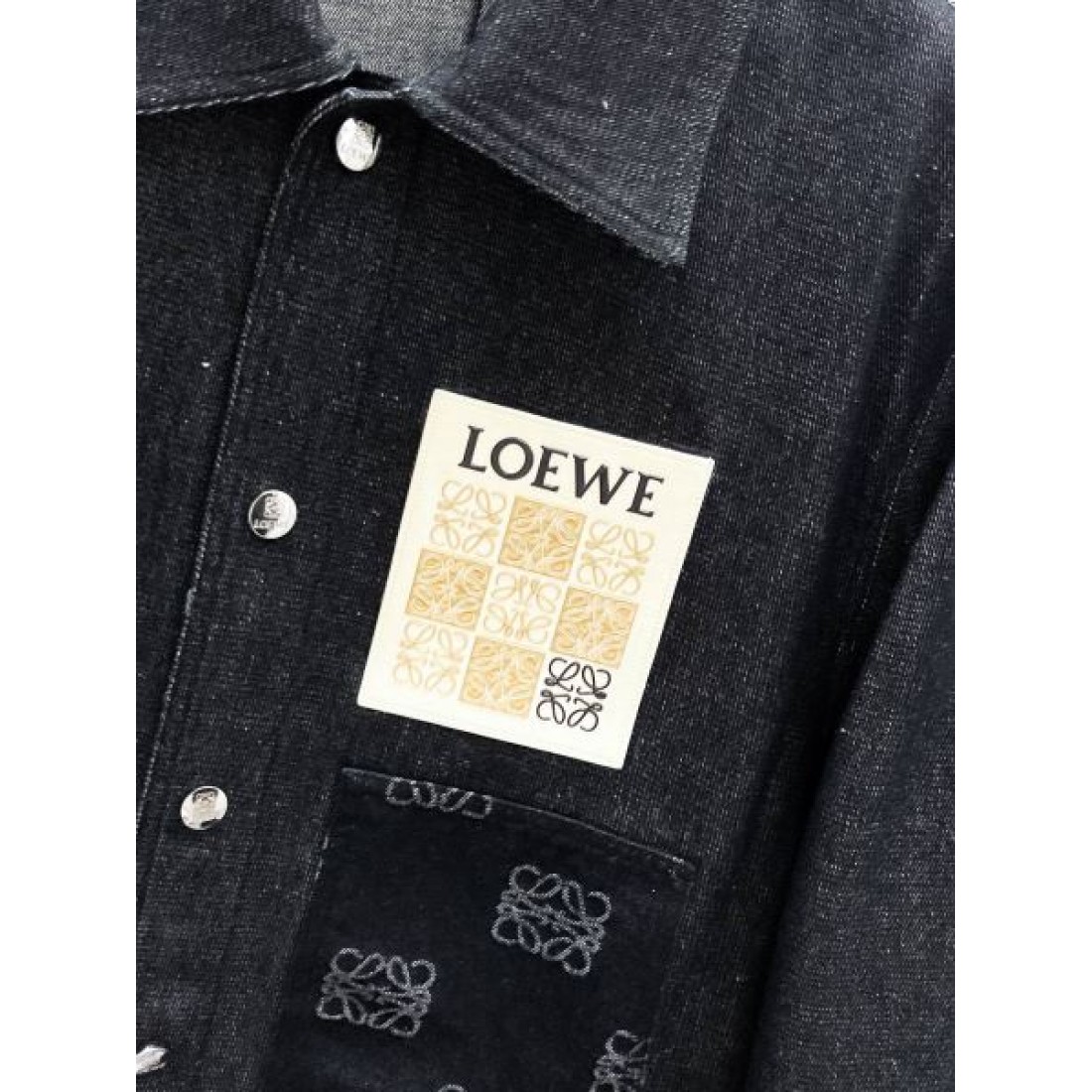 上品 落ち着いた ロエベ LOEWE コピー ジャケット 大人っぽい 仕上がり