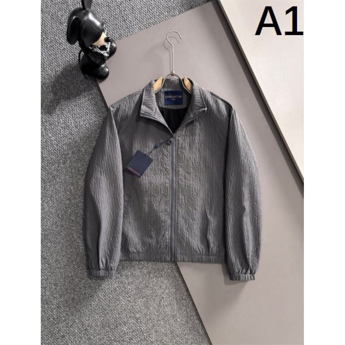 上質 洗練 ルイヴィトン LOUIS VUITTON コピー ジャケット 高級感 溢れる