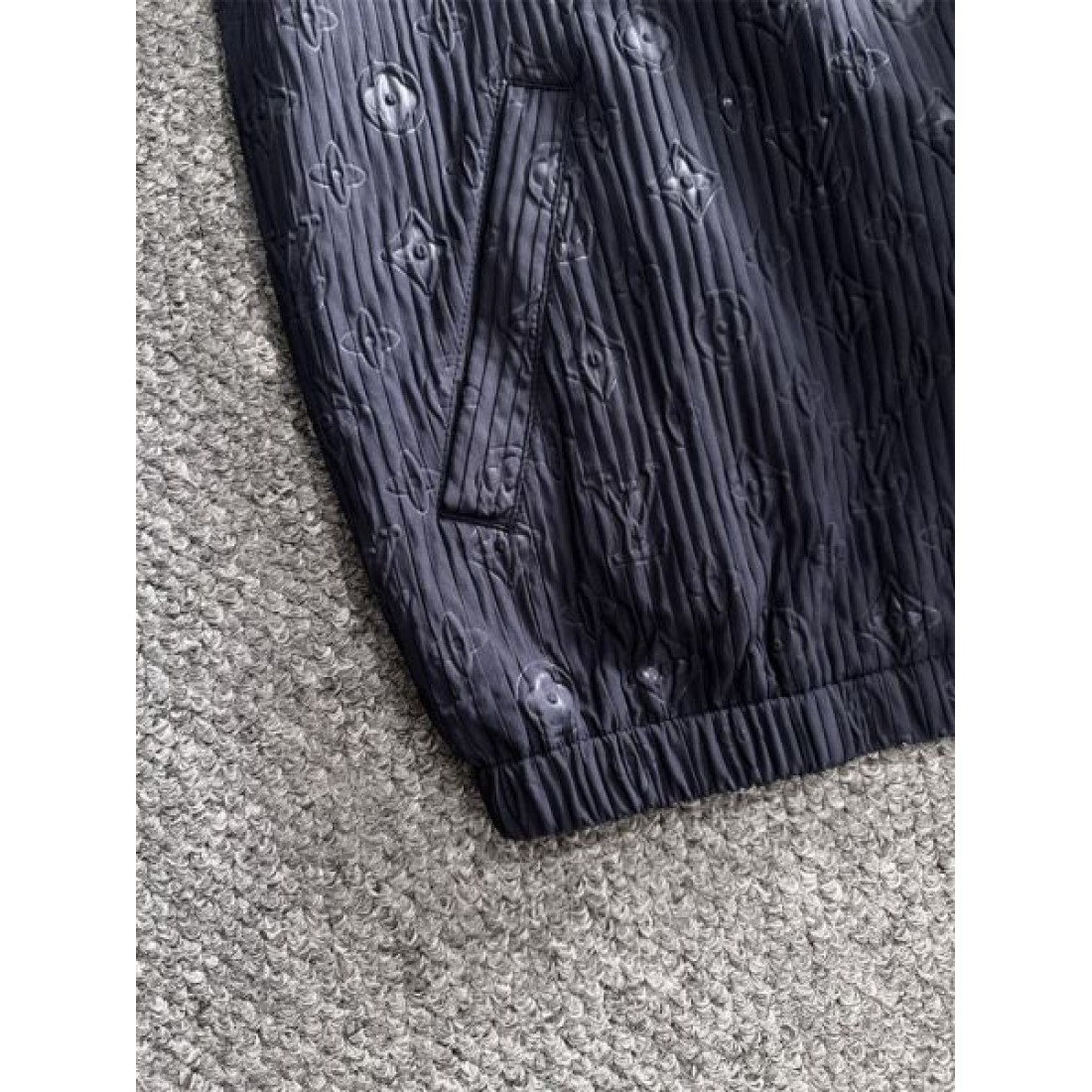 上質 洗練 ルイヴィトン LOUIS VUITTON コピー ジャケット 高級感 溢れる