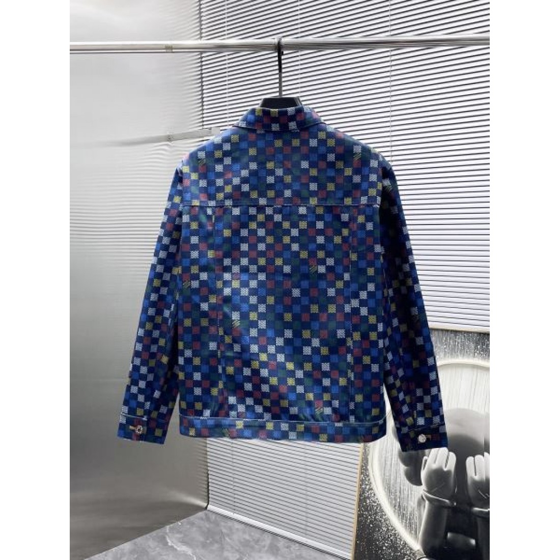 スタイリッシュ 洗練された ルイヴィトン LOUIS VUITTON コピー ジャケット 上質 エレガント