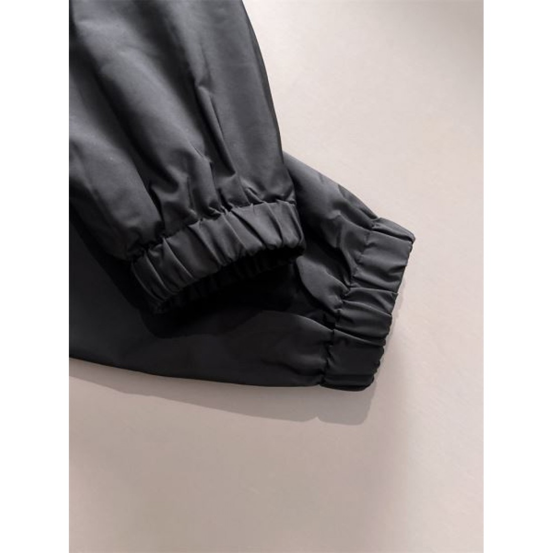 上質 エレガント プラダ PRADA コピー ジャケット 洗練された シック