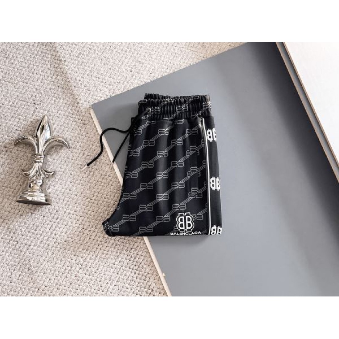 洗練された スタイリッシュ バレンシアガ BALENCIAGA コピー 上下セット モダン 高級感のある