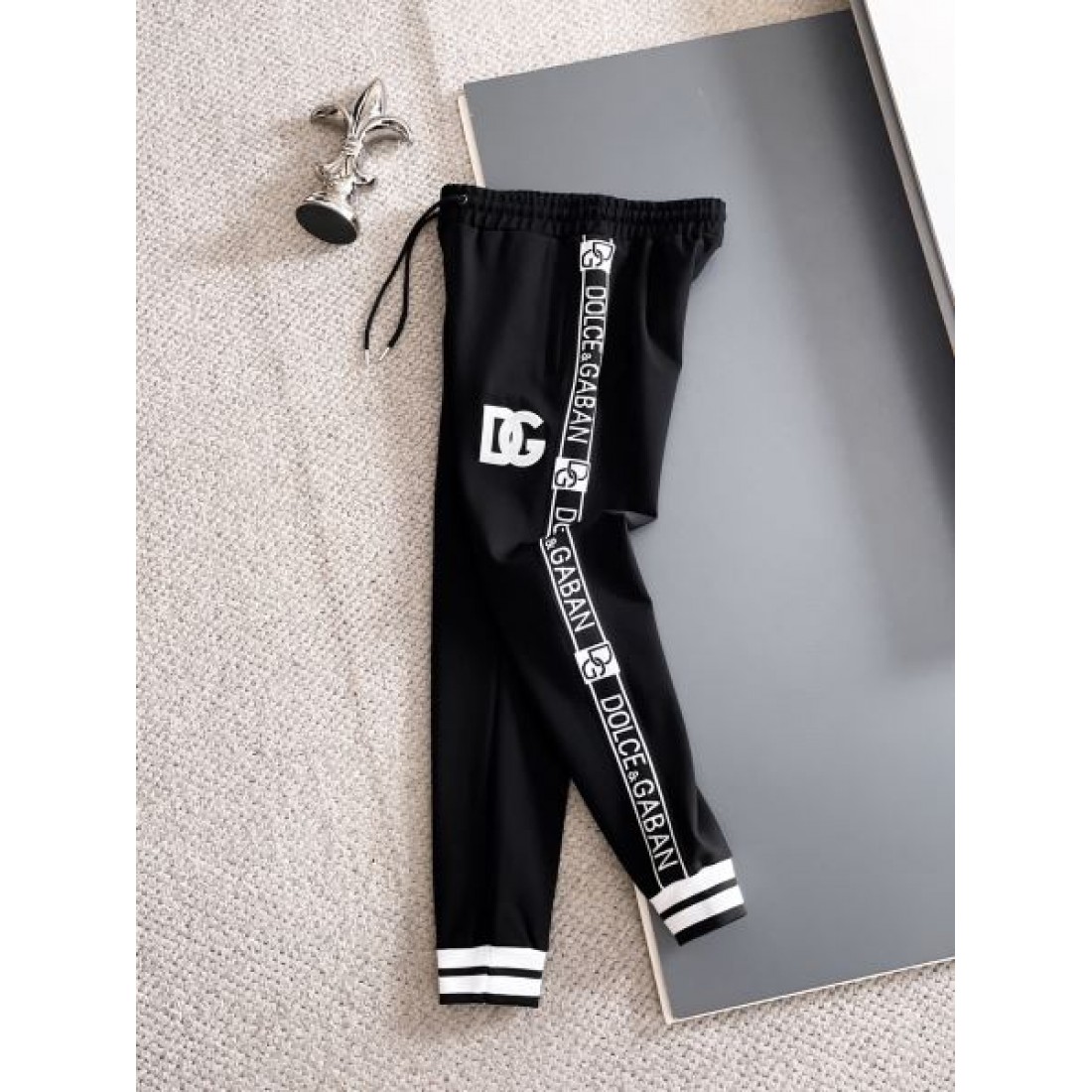 スタイリッシュ 上品な ドルチェ＆ガッバーナ DOLCE＆GABBANA コピー 上下セット シック