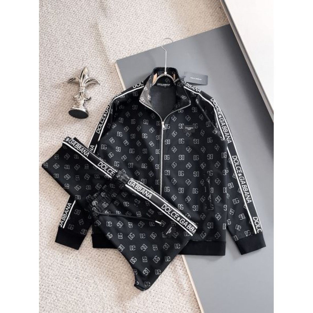 高級感のある 洗練された ドルチェ＆ガッバーナ DOLCE＆GABBANA コピー 上下セット エレガン