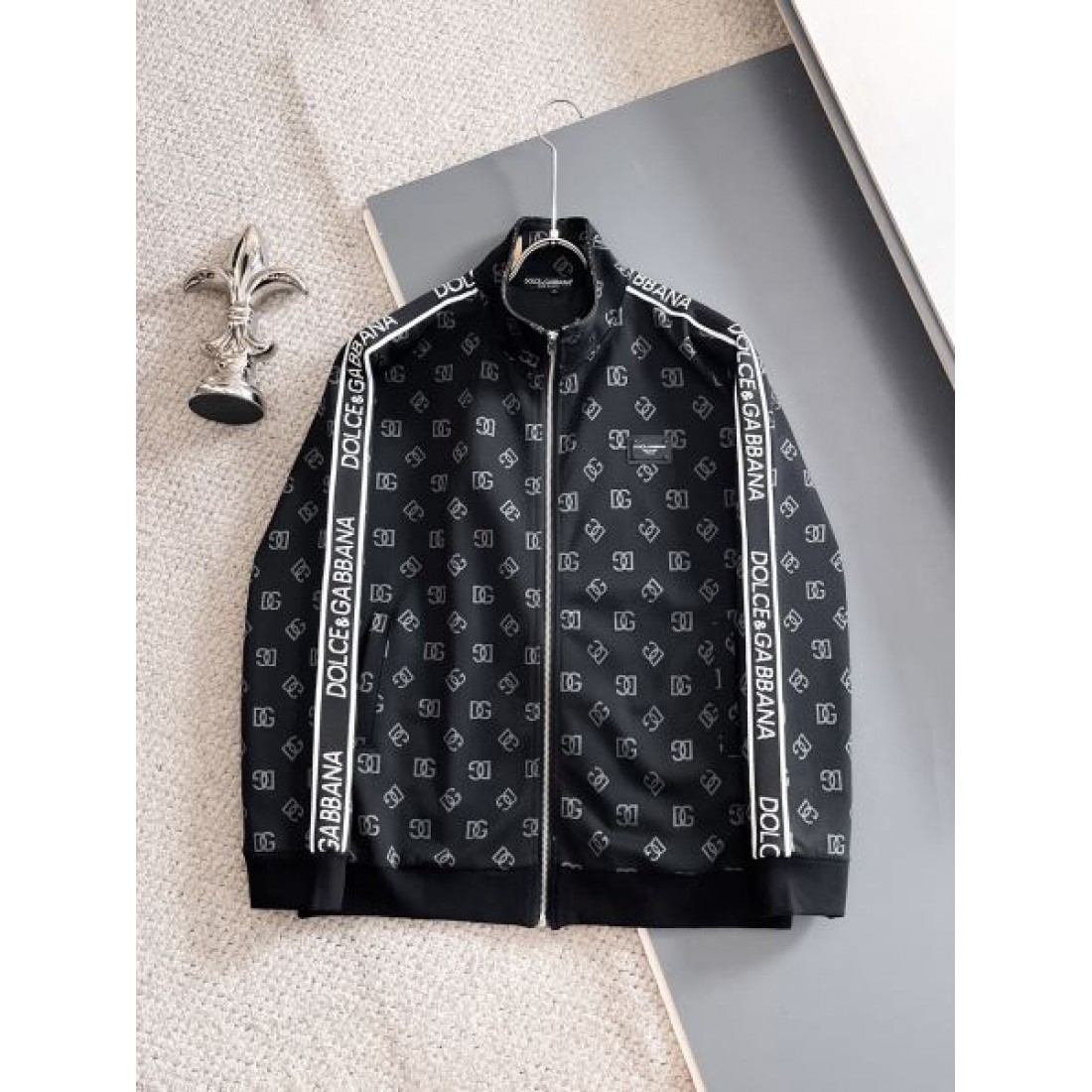 高級感のある 洗練された ドルチェ＆ガッバーナ DOLCE＆GABBANA コピー 上下セット エレガン