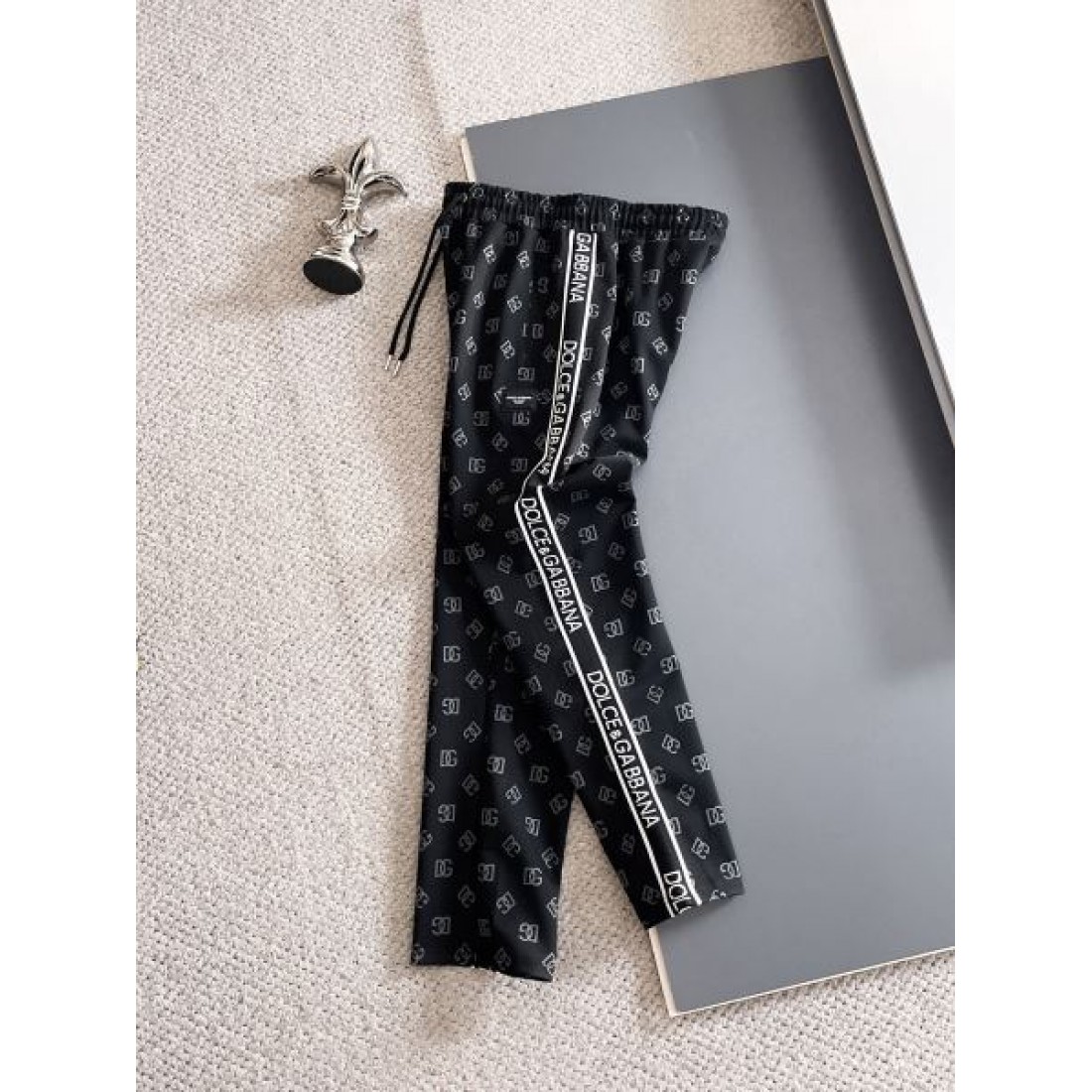 高級感のある 洗練された ドルチェ＆ガッバーナ DOLCE＆GABBANA コピー 上下セット エレガン