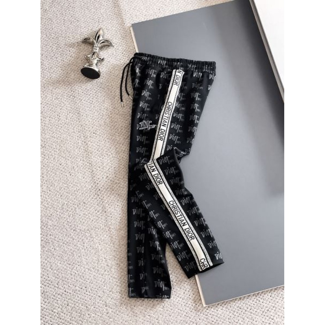 上品な エレガント ディオール DIOR コピー 上下セット 高級感のある シック