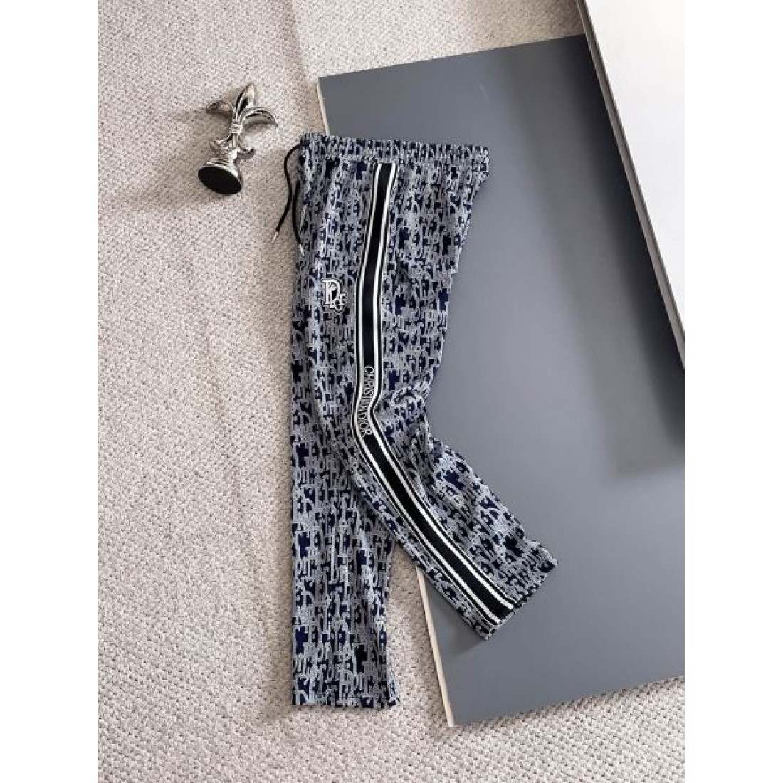 洗練された 高級感のある ディオール DIOR コピー 上下セット エレガント 上品な