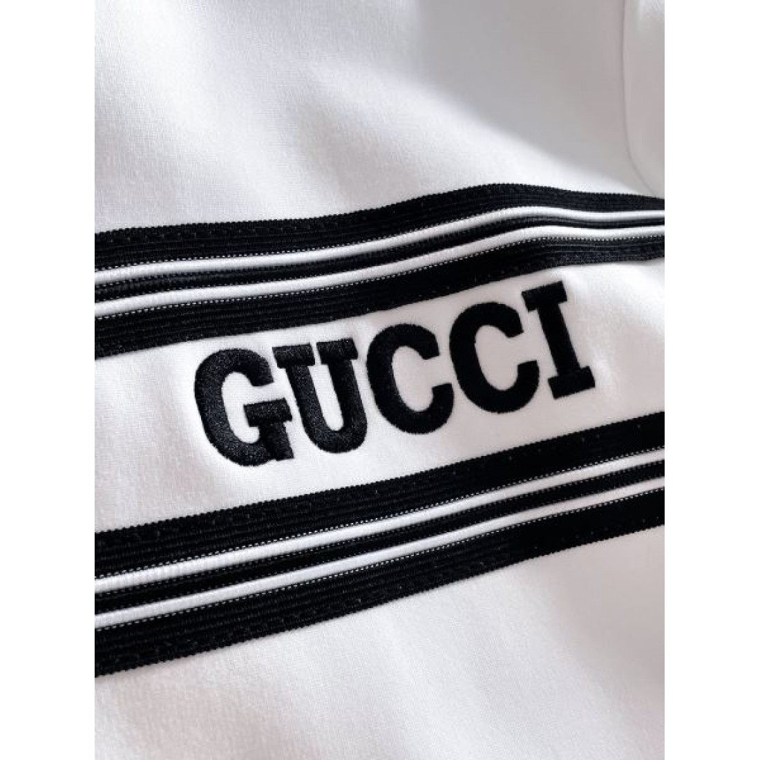 スタイリッシュ 洗練された 上品な グッチ GUCCI 上下セット 高級感のある エレガント シック