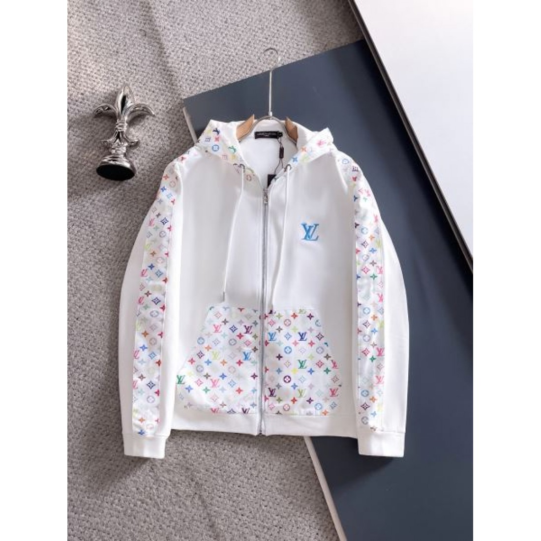 高級感のある 洗練された エレガント ルイヴィトン LOUIS VUITTON コピー 上下セット