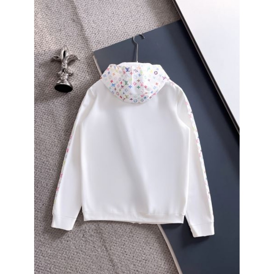 高級感のある 洗練された エレガント ルイヴィトン LOUIS VUITTON コピー 上下セット