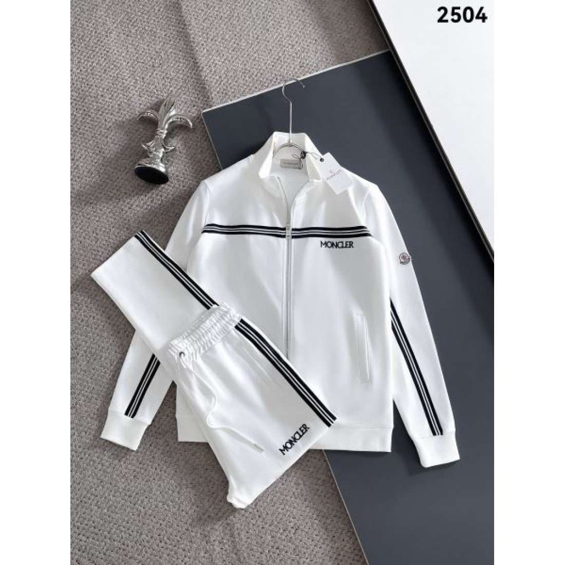 上質 落ち着いた 洗練された モンクレール MONCLER コピー 上下セット エレ