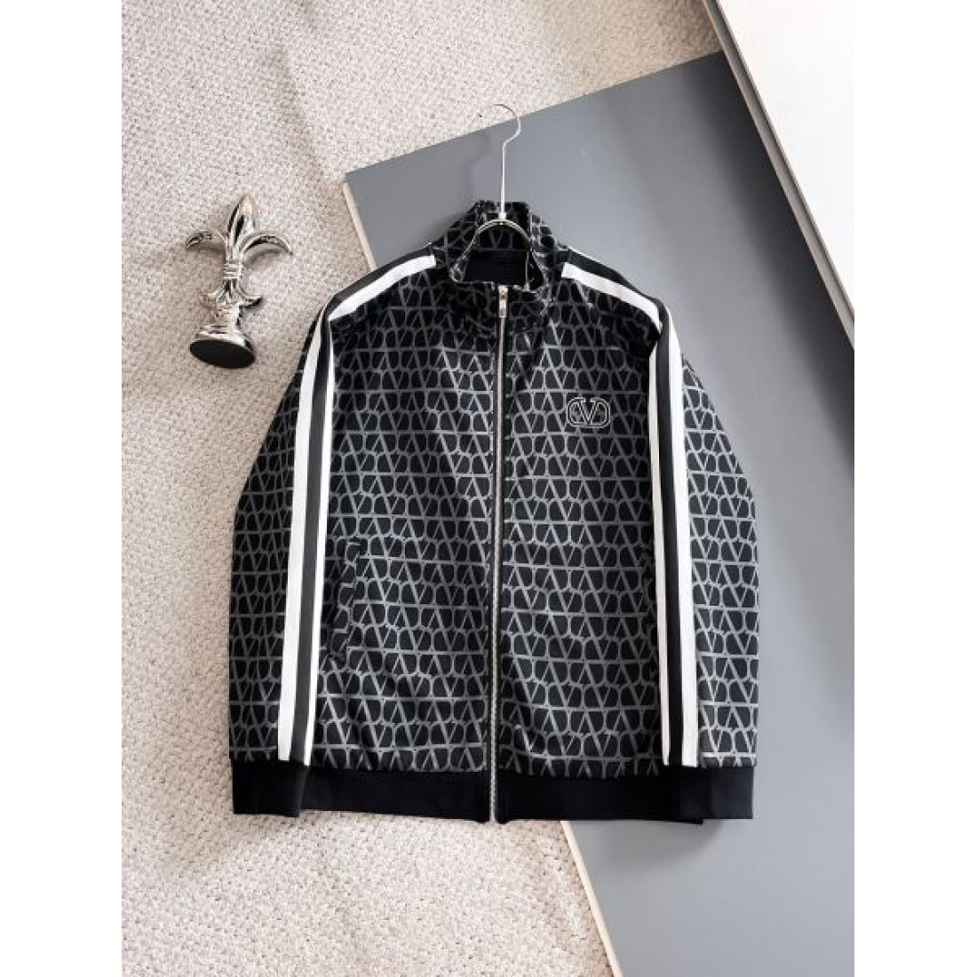 上質 洗練された エレガント ヴァレンティノ VALENTINO コピー 上下セット