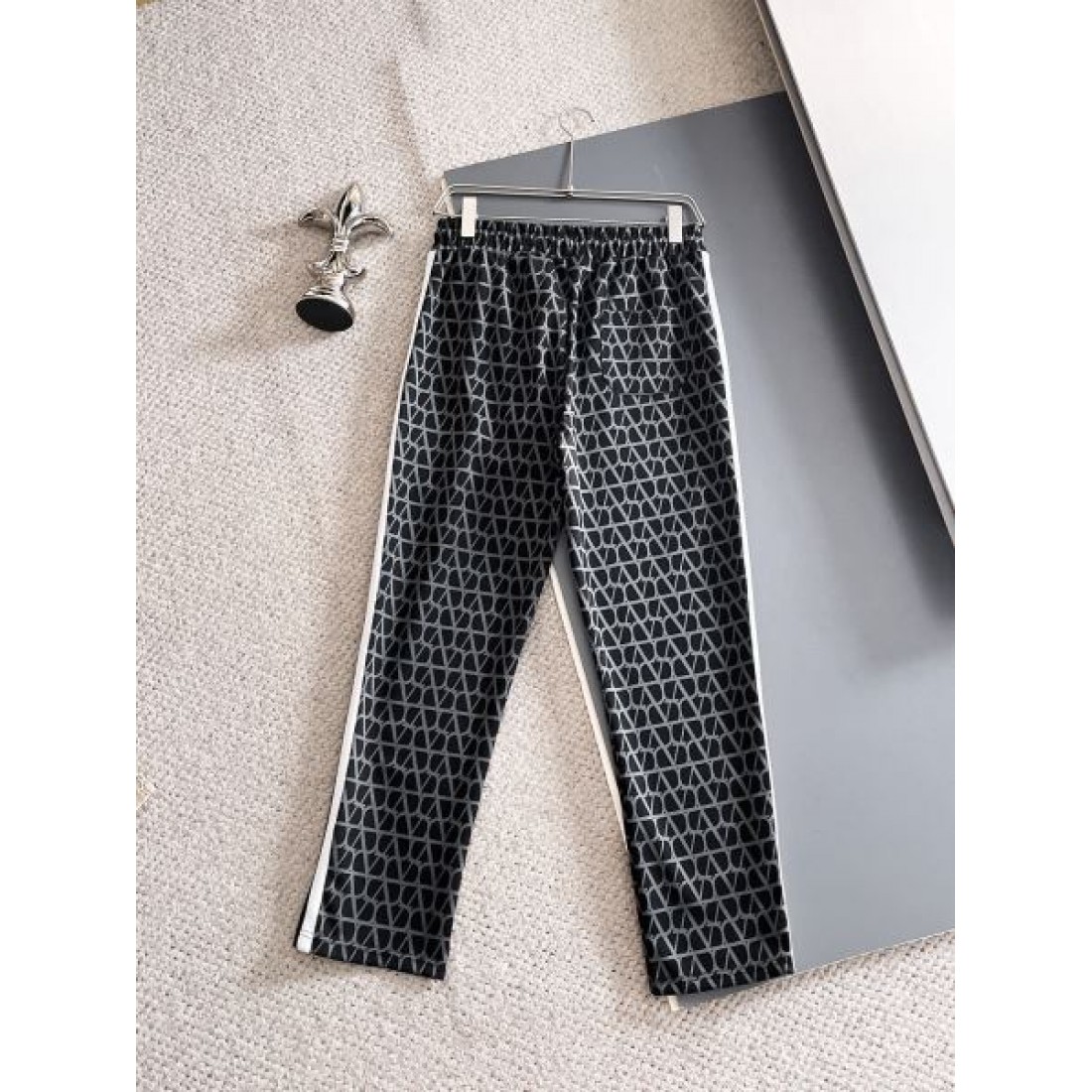 上質 洗練された エレガント ヴァレンティノ VALENTINO コピー 上下セット